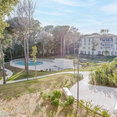 Le Domaine-4 By Interhome شقة *
